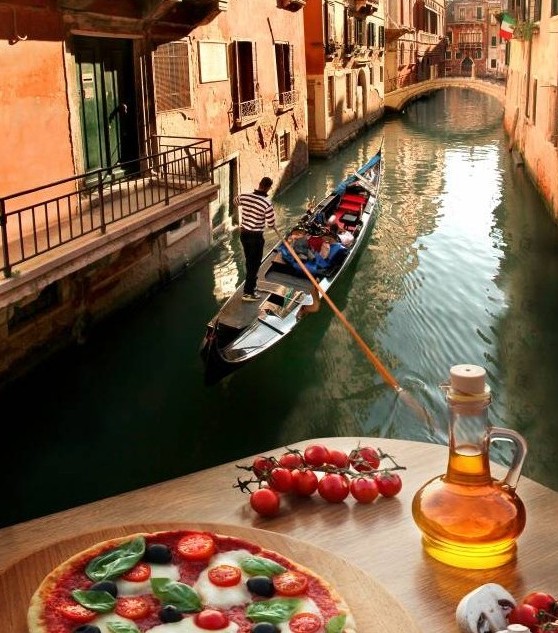 Venice canal dining table